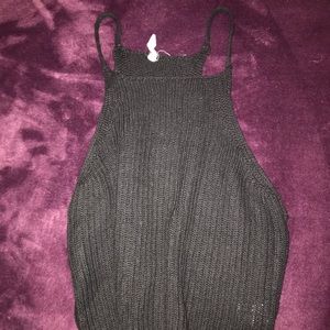 Black cropped tank top